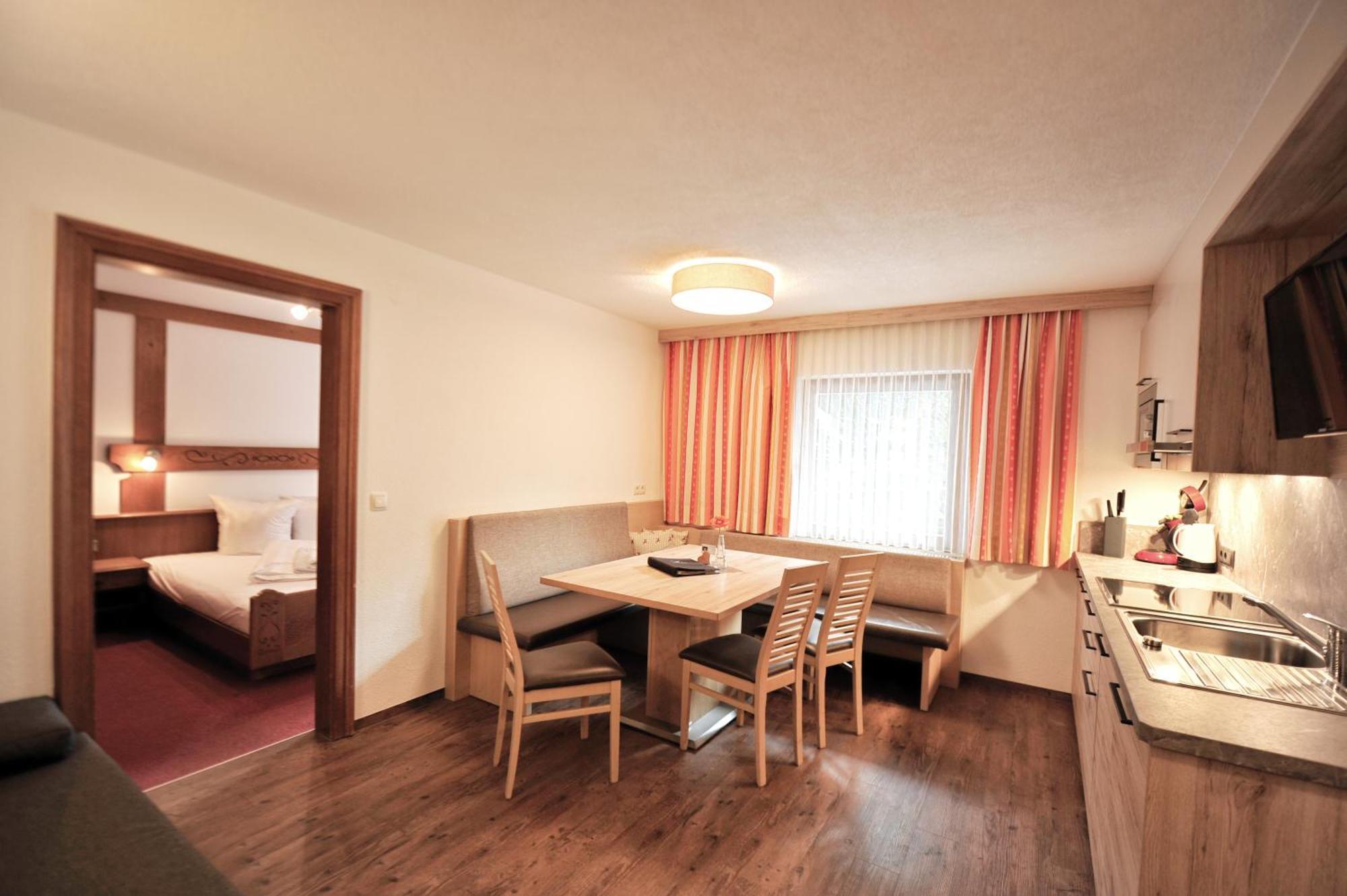 Appartamento Haus Enzian Fiss Esterno foto