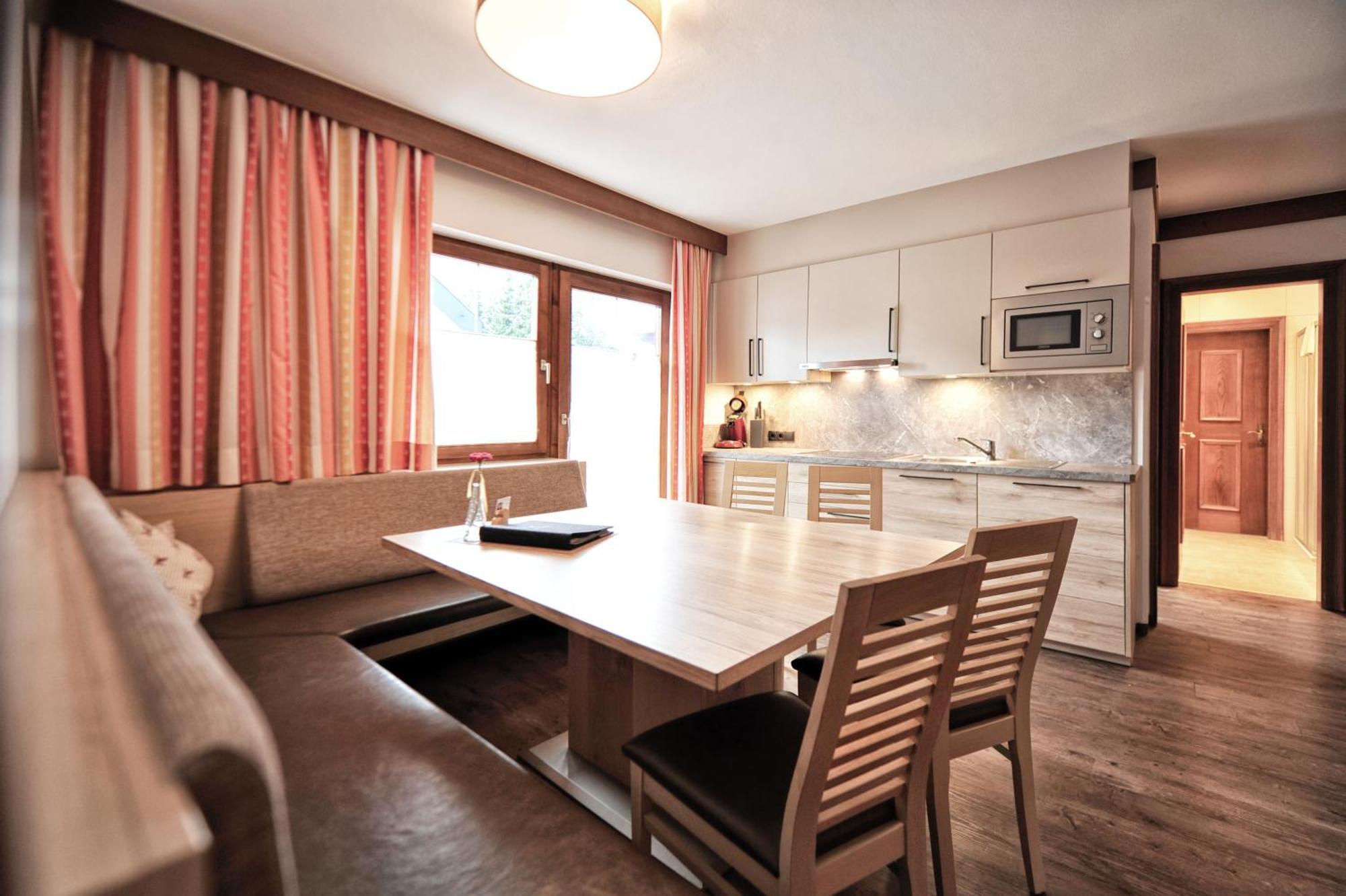 Appartamento Haus Enzian Fiss Esterno foto